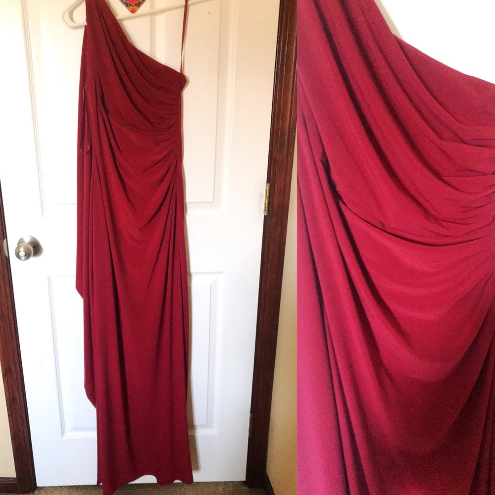 Beautiful Lauren Ralph Lauren gown